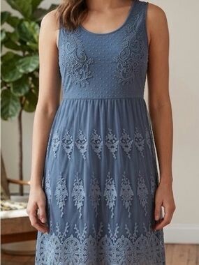 Sundance Navy Embroidered Dot-Detail Sleeveless Dress size Medium